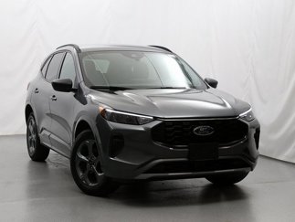 Used 2023 Ford Escape ST-Line image 1