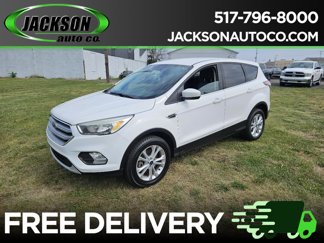 Used 2017 Ford Escape SE image 1