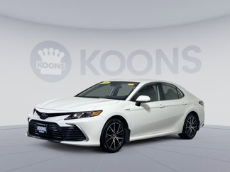 Used 2021 Toyota Camry LE image 1
