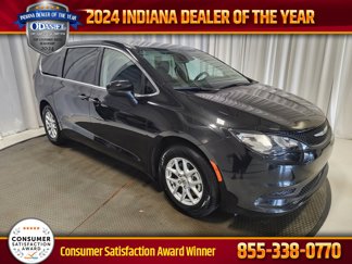 Used 2023 Chrysler Voyager LX image 1