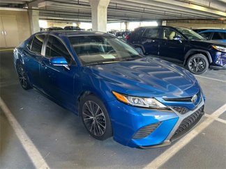 Used 2018 Toyota Camry SE image 1
