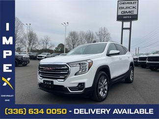 Used 2024 GMC Terrain SLT image 1