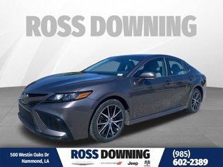 Used 2023 Toyota Camry SE image 1