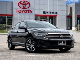 Used 2024 Volkswagen Jetta SE image 1