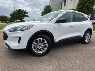 Used 2022 Ford Escape SE image 1