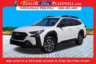 Used 2023 Subaru Outback Premium image 1