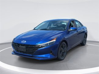 Certified 2022 Hyundai Elantra SEL w/ Preferred Accessory Package image 1