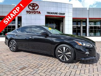 Used 2022 Nissan Altima 2.5 SL image 1
