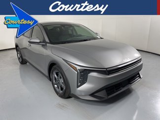 New 2025 Kia K4 LXS image 1