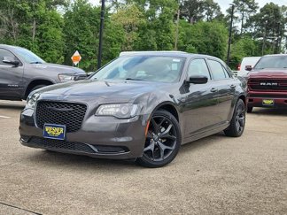 Used 2023 Chrysler 300 Touring w/ Sport Appearance Package image 1