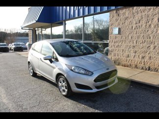 Used 2015 Ford Fiesta SE image 1
