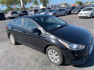 Used 2020 Hyundai Accent SE image 1