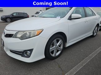 Used 2014 Toyota Camry SE image 1
