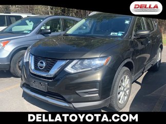 Used 2017 Nissan Rogue SV w/ SV Premium Package image 1