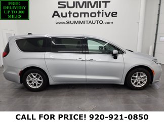 Used 2023 Chrysler Pacifica Touring-L image 1