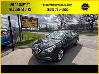 Used 2015 Hyundai Sonata SE image 1