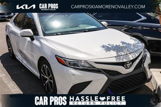 Used 2020 Toyota Camry SE image 1