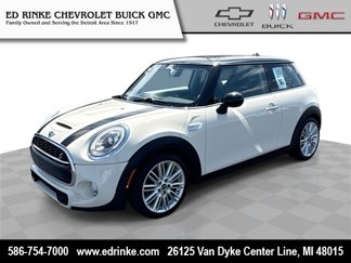 Used 2015 MINI Cooper S image 1
