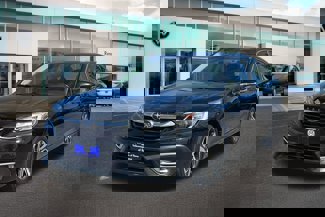 Used 2022 Subaru Legacy Limited image 1