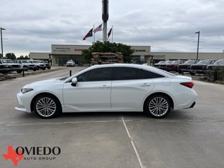 Used 2020 Toyota Avalon Limited image 1