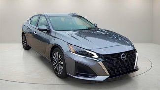 Used 2023 Nissan Altima 2.5 SV image 1