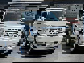 Used 2012 Cadillac Escalade Luxury image 1