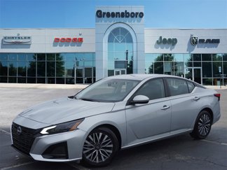 Used 2023 Nissan Altima 2.5 SV image 1