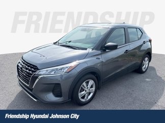 Used 2023 Nissan Kicks S image 1
