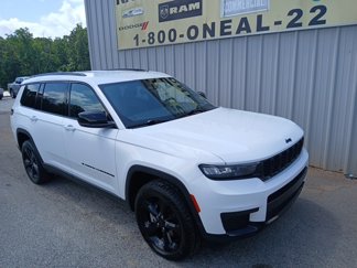 Used 2023 Jeep Grand Cherokee L Laredo image 1