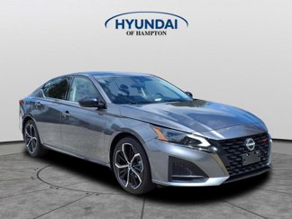 Used 2024 Nissan Altima 2.5 SR w/ SR Premium Package image 1