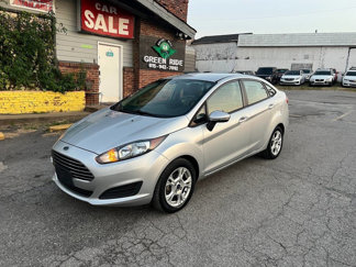 Used 2014 Ford Fiesta SE image 1