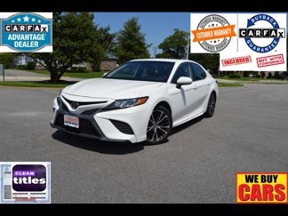 Used 2020 Toyota Camry SE image 1