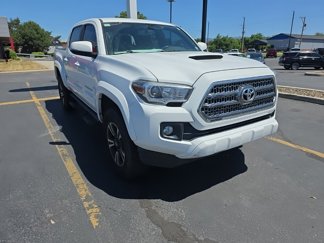 Used 2017 Toyota Tacoma 2WD Double Cab image 1