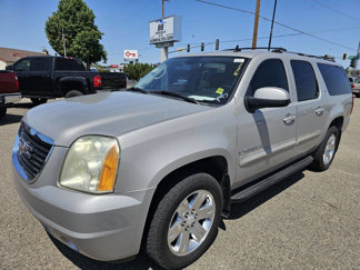 Used 2007 GMC Yukon XL SLT w/ SLT Preferred Equipment Group image 1