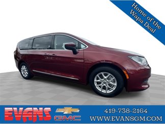 Used 2023 Chrysler Voyager LX image 1
