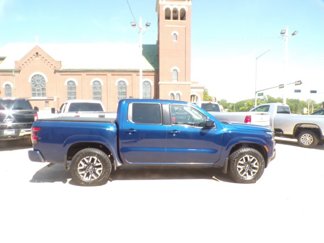 Used 2022 Nissan Frontier SV image 1