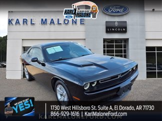 Used 2023 Dodge Challenger SXT image 1