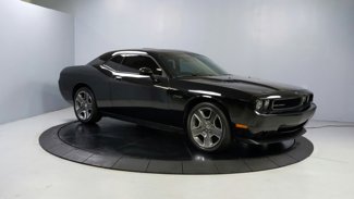 Used 2010 Dodge Challenger SE image 1