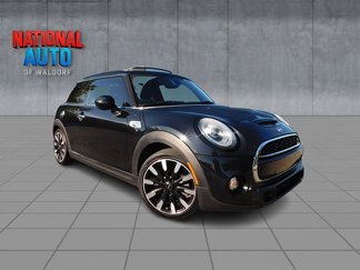 Used 2019 MINI Cooper S image 1