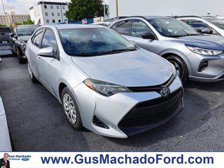 Used 2018 Toyota Corolla LE image 1