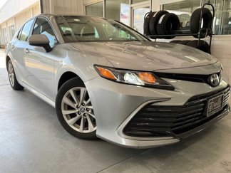 Used 2021 Toyota Camry LE image 1