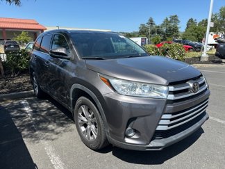 Used 2019 Toyota Highlander XLE image 1