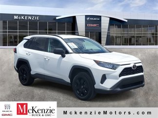Used 2021 Toyota RAV4 LE image 1