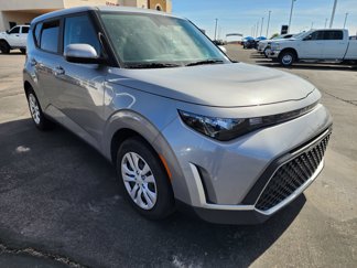Used 2023 Kia Soul LX image 1