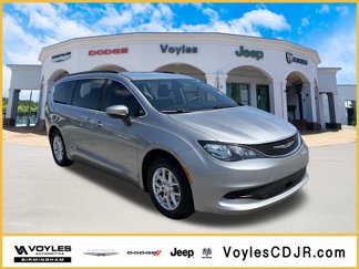 Used 2021 Chrysler Voyager Lxi image 1
