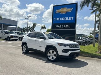 Used 2022 Jeep Compass Latitude image 1