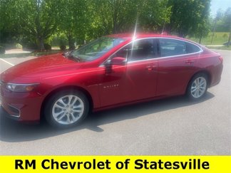 Used 2017 Chevrolet Malibu LT image 1