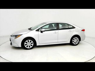 Used 2022 Toyota Corolla LE image 1