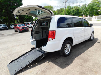 Used 2016 Dodge Grand Caravan SXT image 1