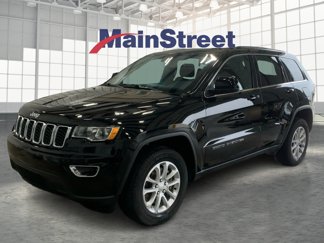 Used 2021 Jeep Grand Cherokee Laredo image 1